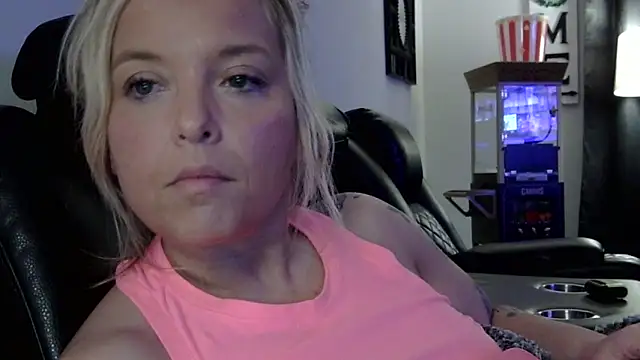 Snapshot of JennaLynn785 chatting on February 2025 11:02:02 AM JennaLynn785 online show from February 2025 11:02:02 AM