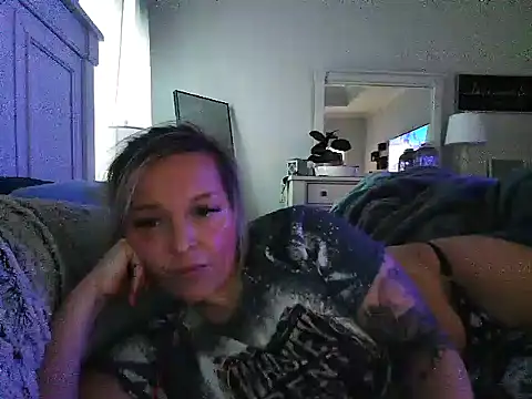 Snapshot of JennaLynn785 chatting on September 2025 03:03:02 PM JennaLynn785 online show from September 2025 03:03:02 PM
