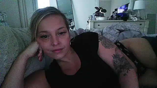 Snapshot of JennaLynn785 chatting on October 2025 03:40:01 PM JennaLynn785 online show from October 2025 03:40:01 PM