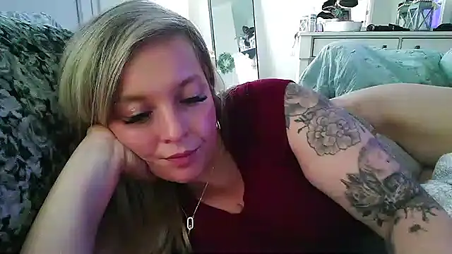 Snapshot of JennaLynn785 chatting on October 2025 07:35:02 PM JennaLynn785 online show from October 2025 07:35:02 PM