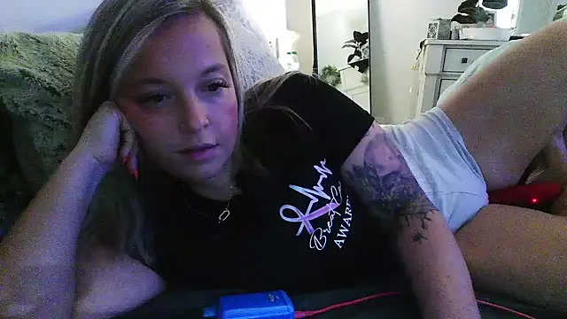 Snapshot of JennaLynn785 chatting on October 2025 02:15:01 AM JennaLynn785 online show from October 2025 02:15:01 AM