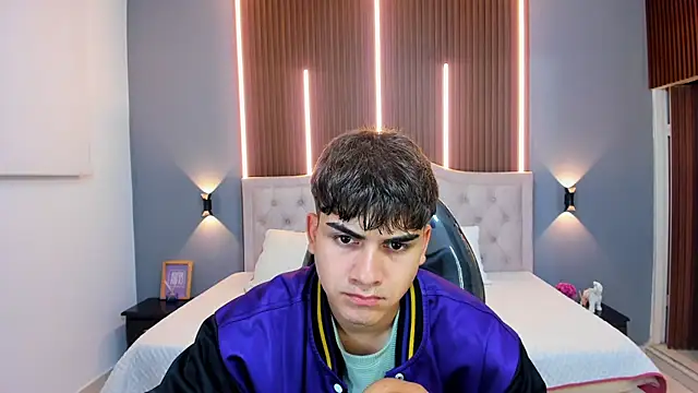 Tommy18   online show from October 2025 03:41:02 AM