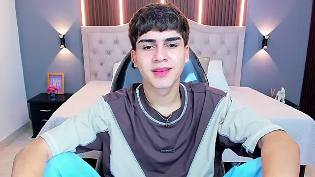 Snapshot of Tommy18__ chatting on June 2026 03:09:02 AM Tommy18 online show from June 2026 03:09:02 AM