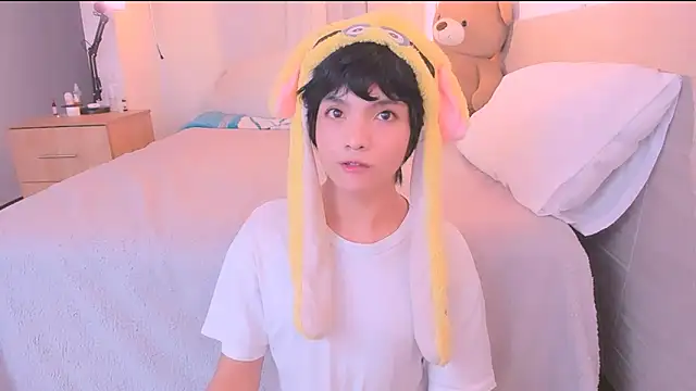 Snapshot of AllanYong18 chatting on October 2025 07:50:02 AM AllanYong18 online show from October 2025 07:50:02 AM