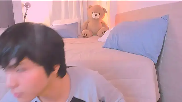 Snapshot of AllanYong18 chatting on December 2025 10:31:01 AM AllanYong18 online show from December 2025 10:31:01 AM