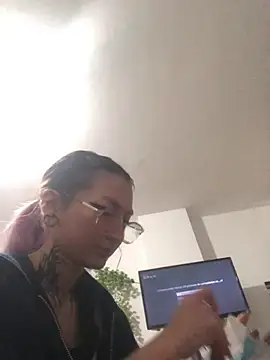 Snapshot of NubeZea chatting on January 2025 05:25:02 AM NubeZea online show from January 2025 05:25:02 AM