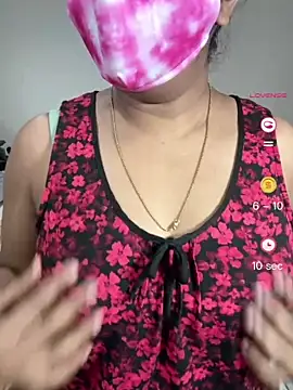 Snapshot of ArathyNambyarMallu chatting on June 2026 11:19:01 PM ArathyNambyarMallu online show from June 2026 11:19:01 PM