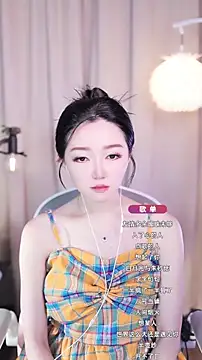 Snapshot of Zoe-99 chatting on September 2025 09:22:02 AM Zoe-99 online show from September 2025 09:22:02 AM