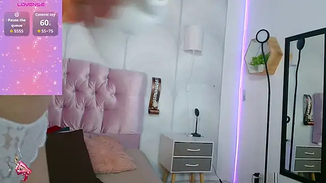 Snapshot of madison_oli chatting on November 2025 11:53:02 AM madison oli online show from November 2025 11:53:02 AM