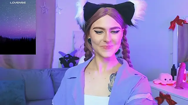 Snapshot of Emily__Mooree chatting on January 2025 07:25:02 AM Emily Mooree online show from January 2025 07:25:02 AM