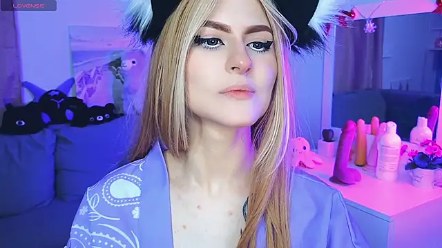 Snapshot of Emily__Mooree chatting on February 2025 07:15:01 AM Emily Mooree online show from February 2025 07:15:01 AM