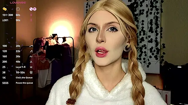 Snapshot of Emily__Mooree chatting on November 2025 03:38:01 AM Emily Mooree online show from November 2025 03:38:01 AM