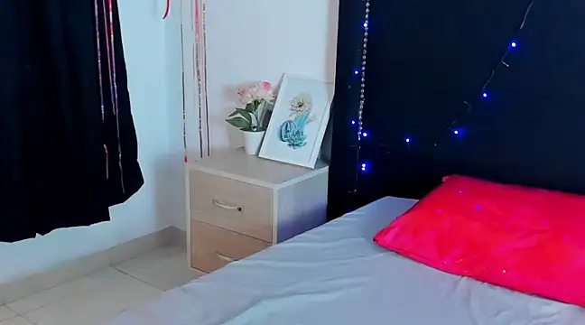 Snapshot of Cleo_Hott chatting on March 2025 10:17:01 AM Cleo Hott online show from March 2025 10:17:01 AM