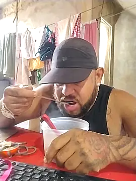 Snapshot of safado0027 chatting on October 2025 05:41:02 PM safado0027 online show from October 2025 05:41:02 PM