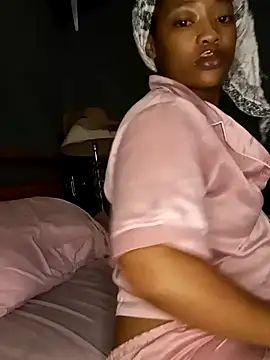 Snapshot of CaramelsexyCake chatting on December 2025 09:02:01 PM CaramelsexyCake online show from December 2025 09:02:01 PM