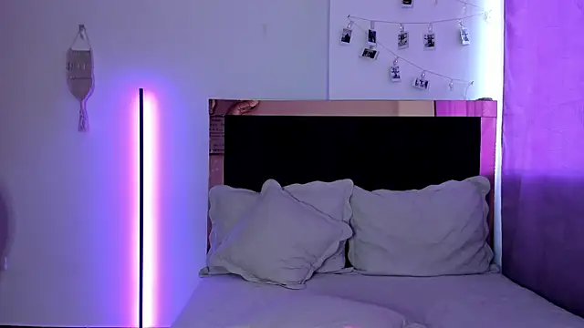 Carorosse online show from February 2025 10:26:02 PM