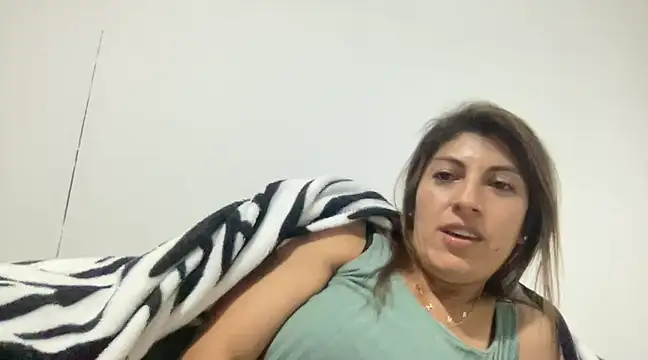 Snapshot of LunaBeya chatting on March 2025 02:57:02 AM LunaBeya online show from March 2025 02:57:02 AM