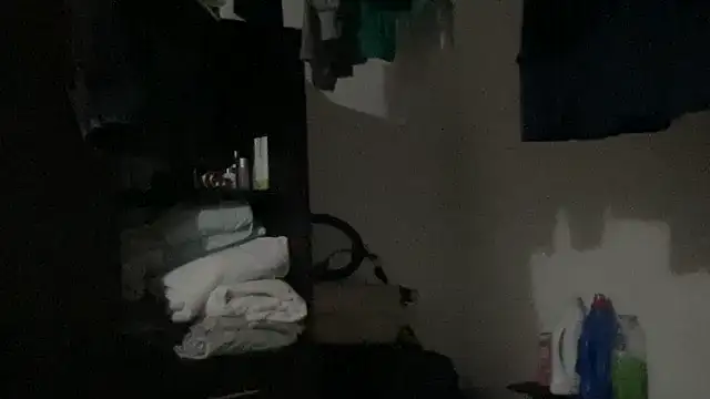 LunaBeya online show from December 2025 11:51:01 AM