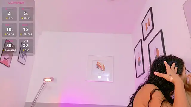 hotiergirl online show from October 2025 01:00:01 PM