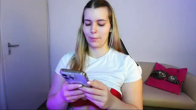 ShyHotNerd online show from September 2025 07:24:02 AM