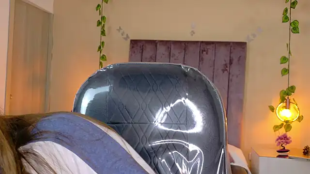 Dahlia Rousse online show from March 2026 09:02:01 AM