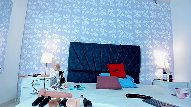 SalomeSimonz online show from October 2025 07:49:01 PM