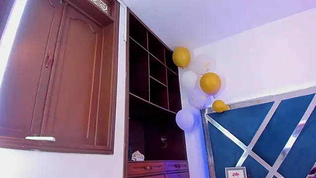 LucineArias online show from December 2025 01:31:01 PM