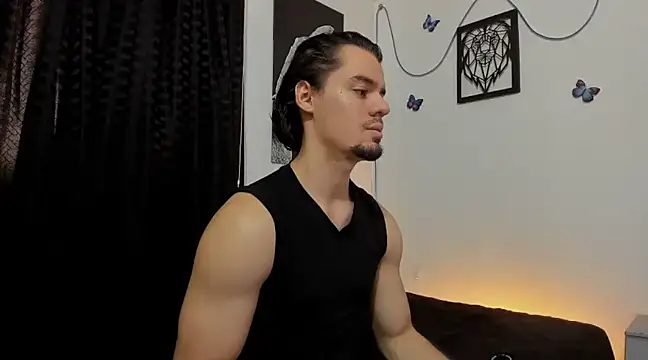 Snapshot of maxi_styles chatting on January 2025 05:42:02 PM maxi styles online show from January 2025 05:42:02 PM