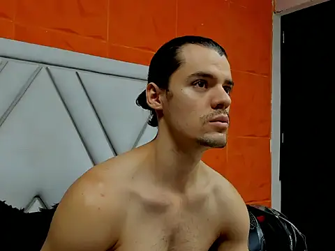 Snapshot of maxi_styles chatting on February 2026 12:33:02 PM maxi styles online show from February 2026 12:33:02 PM