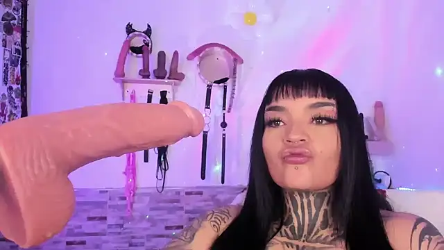 Snapshot of amyswallow7 chatting on February 2026 01:16:01 PM amyswallow7 online show from February 2026 01:16:01 PM