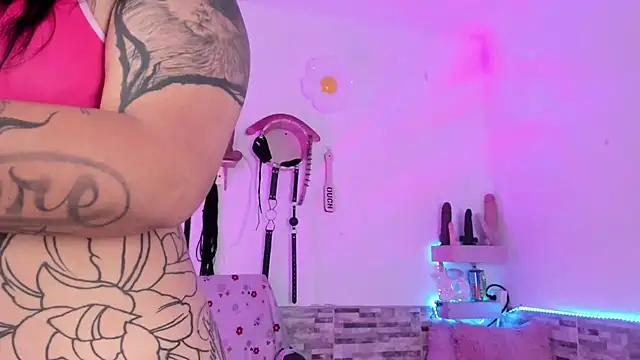 Snapshot of amyswallow7 chatting on February 2026 07:04:01 AM amyswallow7 online show from February 2026 07:04:01 AM