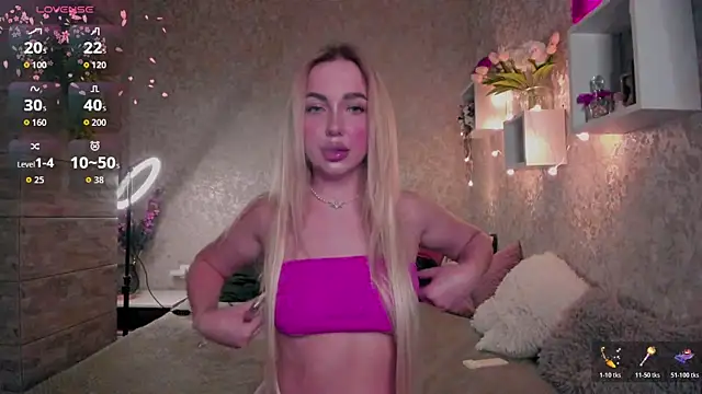 Snapshot of Mika_Rayy chatting on November 2025 09:57:01 PM Mika Rayy online show from November 2025 09:57:01 PM