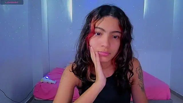 Lovelyamyy online show from December 2025 07:51:02 PM