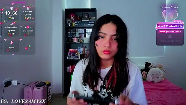 Lovelyamyy online show from June 2026 02:33:01 PM