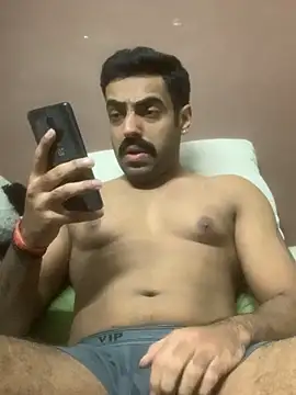 Snapshot of vaibhavchugh38 chatting on January 2025 03:15:02 PM vaibhavchugh38 online show from January 2025 03:15:02 PM