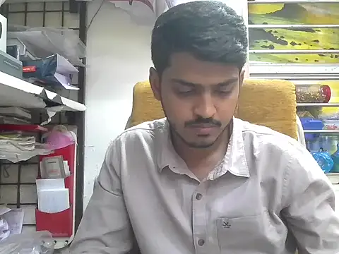 Snapshot of cute_modell chatting on December 2025 12:01:02 PM cute modell online show from December 2025 12:01:02 PM