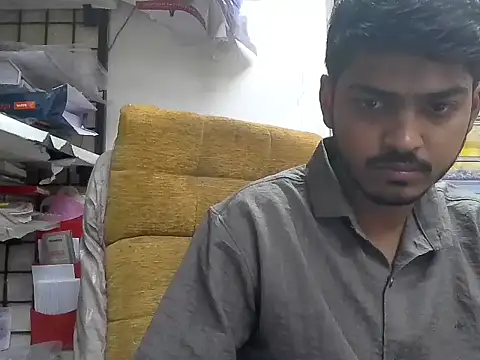 Snapshot of cute_modell chatting on December 2025 12:01:02 PM cute modell online show from December 2025 12:01:02 PM