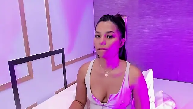 Snapshot of CharlotteGraay chatting on March 2025 01:53:02 AM CharlotteGraay online show from March 2025 01:53:02 AM