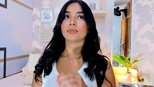 Snapshot of CharlotteGraay chatting on November 2025 07:39:02 PM CharlotteGraay online show from November 2025 07:39:02 PM