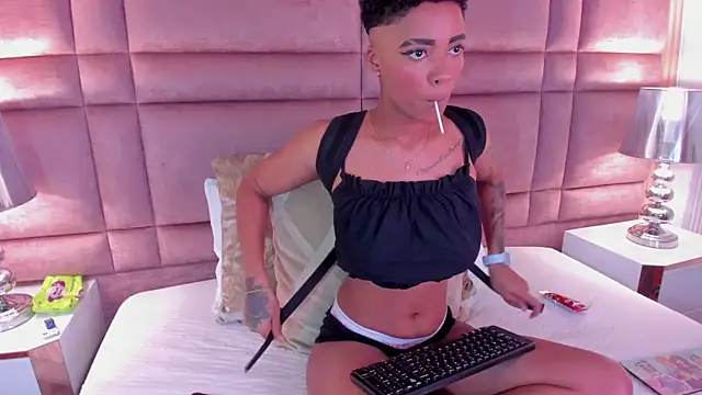 LuciaWallace online show from March 2025 11:37:02 PM