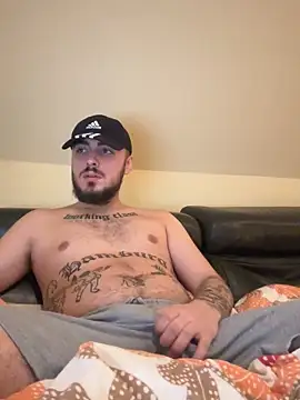 xKuba2001x online show from January 2025 03:48:01 PM