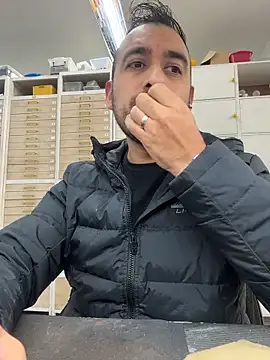 leonardohot1987 online show from November 2025 08:52:02 PM