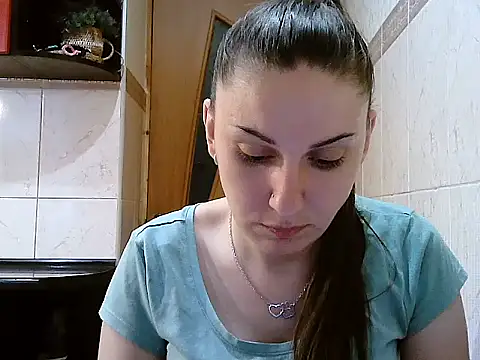 Yuliia30 online show from April 2026 01:20:01 PM