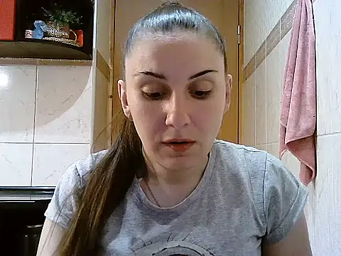 Yuliia30 online show from June 2026 05:07:01 PM