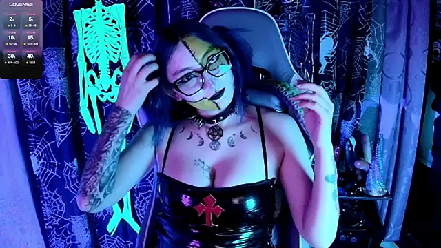 Kimlennox  online show from November 2025 02:02:01 PM