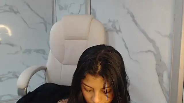 Salmaportman69 online show from February 2025 07:56:01 AM