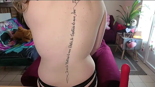 Miss luxiole online show from April 2026 07:02:01 AM