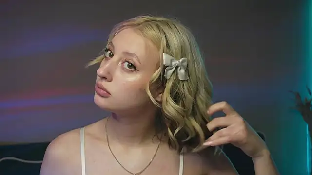 milasmiu online show from March 2025 05:01:01 PM