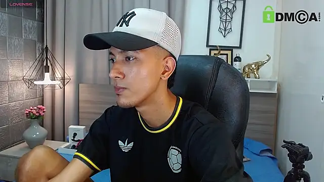 HarolddXL online show from April 2026 07:58:02 PM