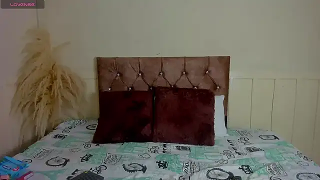 Natashawool1 online show from February 2025 12:33:02 PM